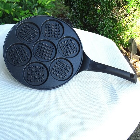 Crofton Silver Dollar Pancake Griddle Never Used - Picture 2 of 5